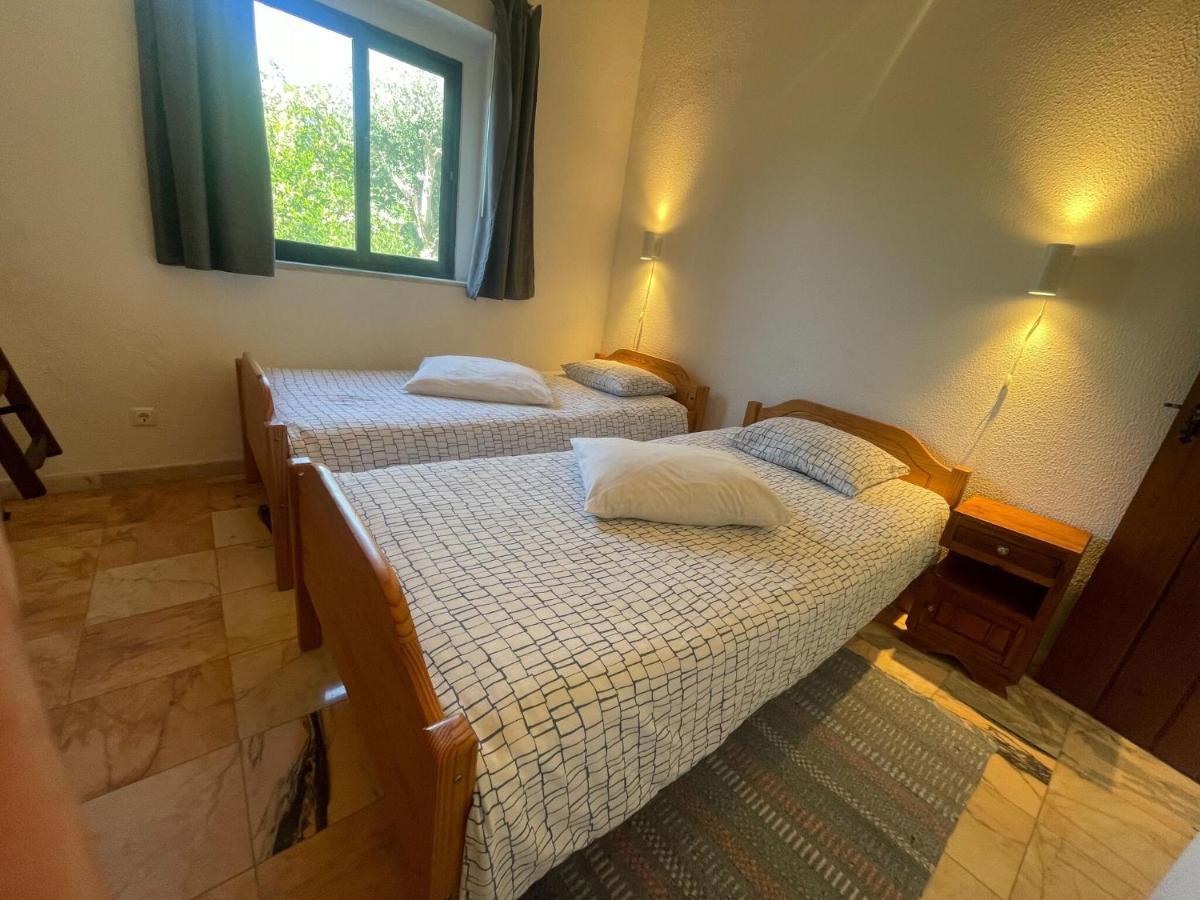 Inviting Holiday Home In Montemor O Novo With Pool Exteriör bild